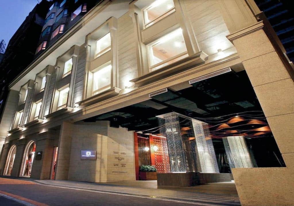 The Luxe Manor