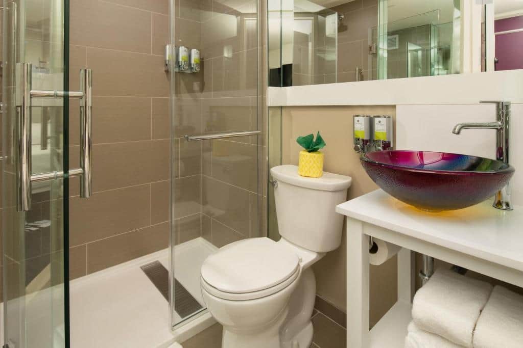 Staypineapple, An Artful Hotel, Midtown New York