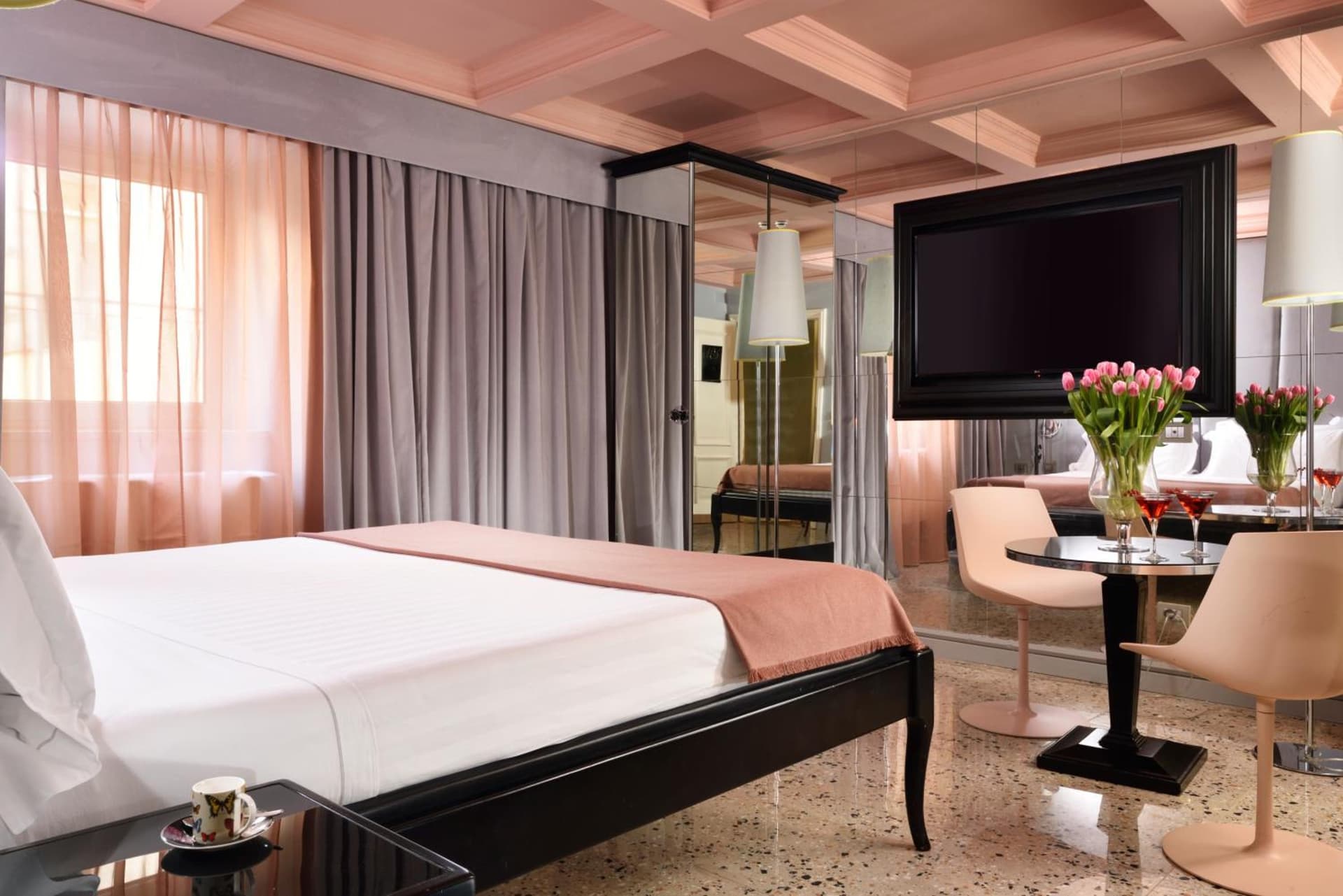 Leon's Place Hotel