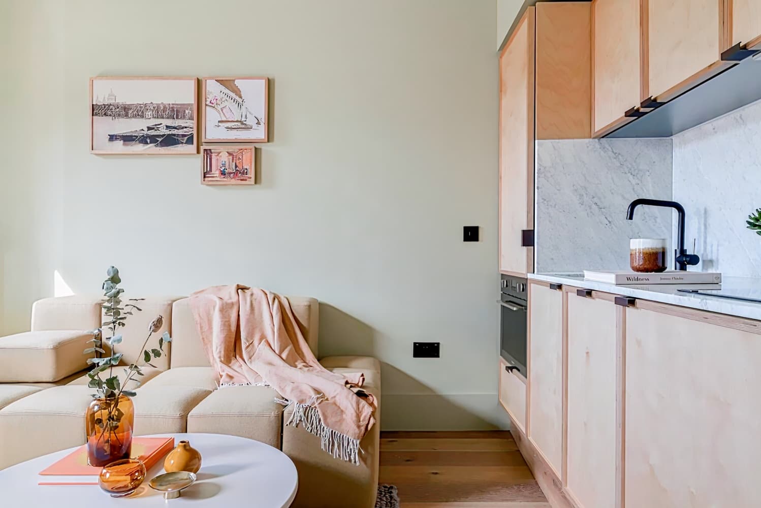 Locke at Broken Wharf