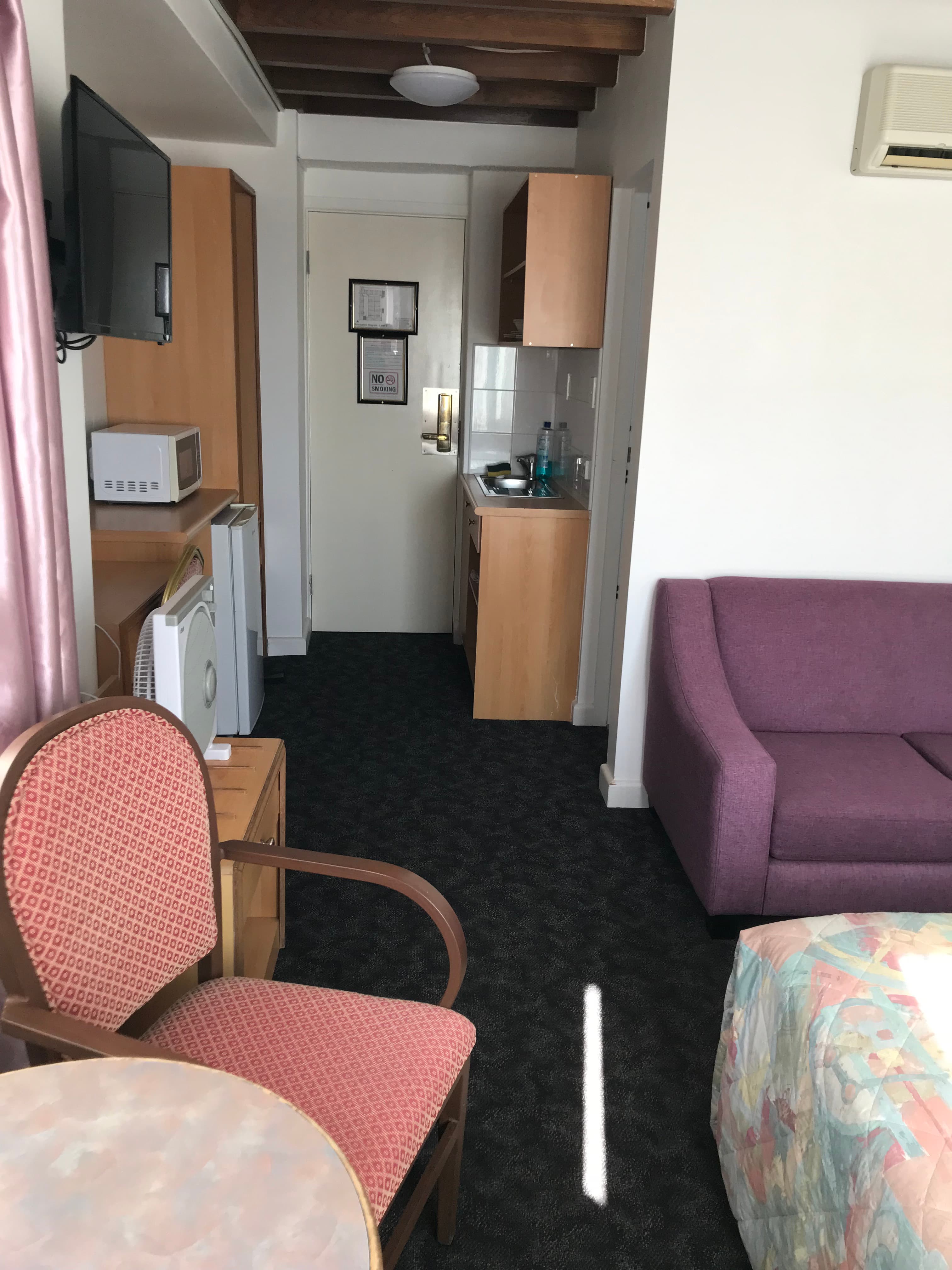 Edgecliff Lodge Motel