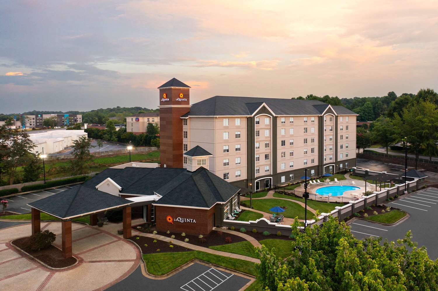 La Quinta Inn & Suites by Wyndham Greensboro NC