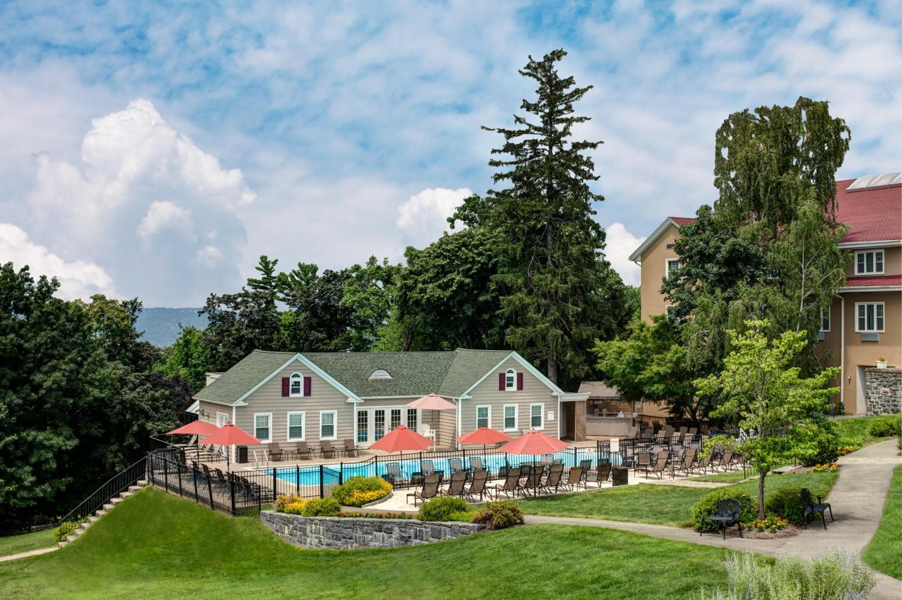 Tarrytown House Estate
