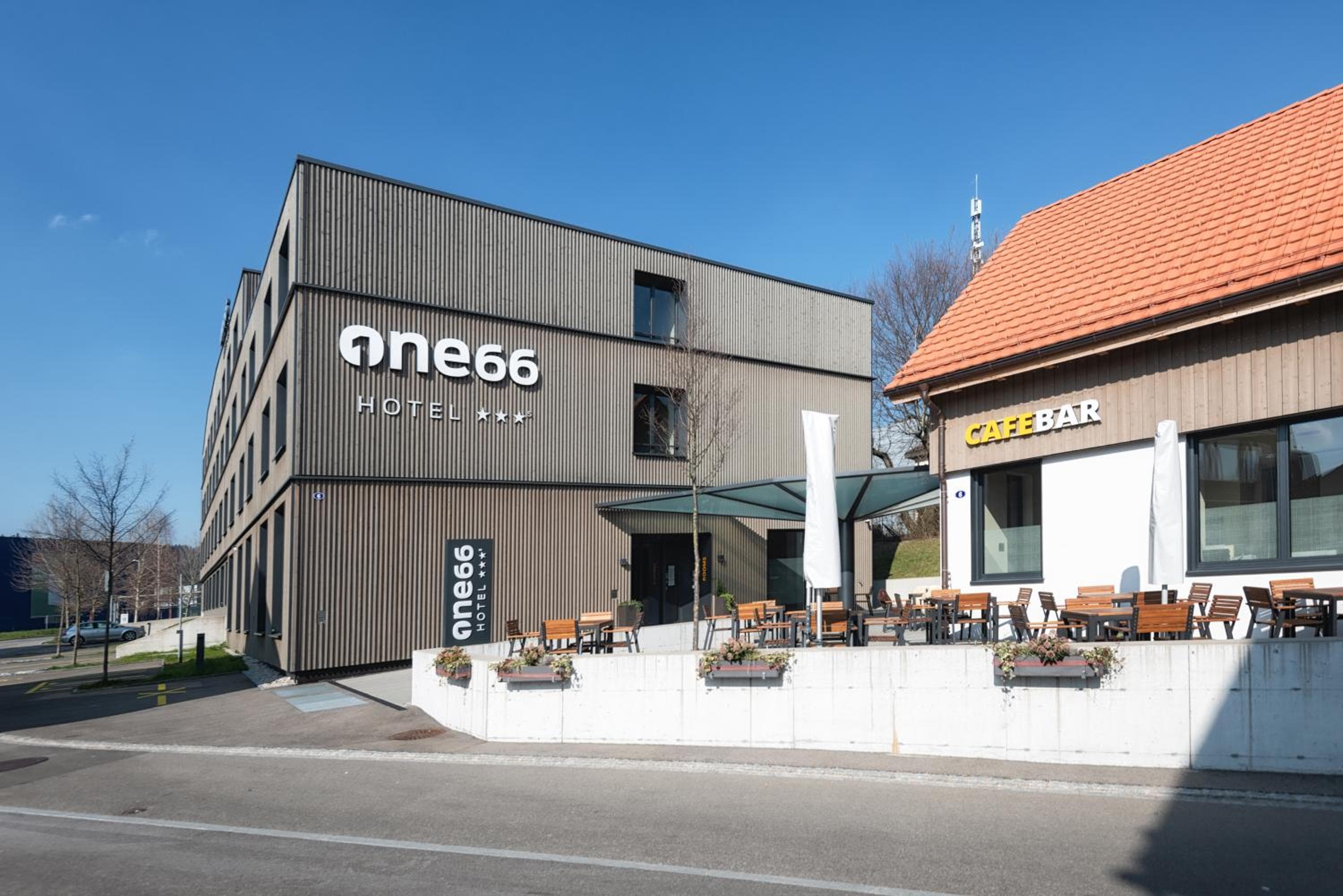 Hotel one66