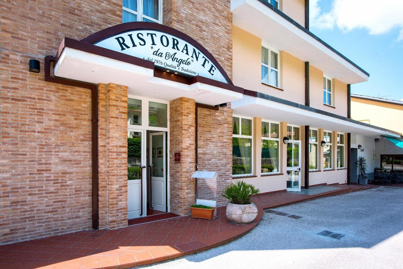 Guesia Village Hotel & Spa