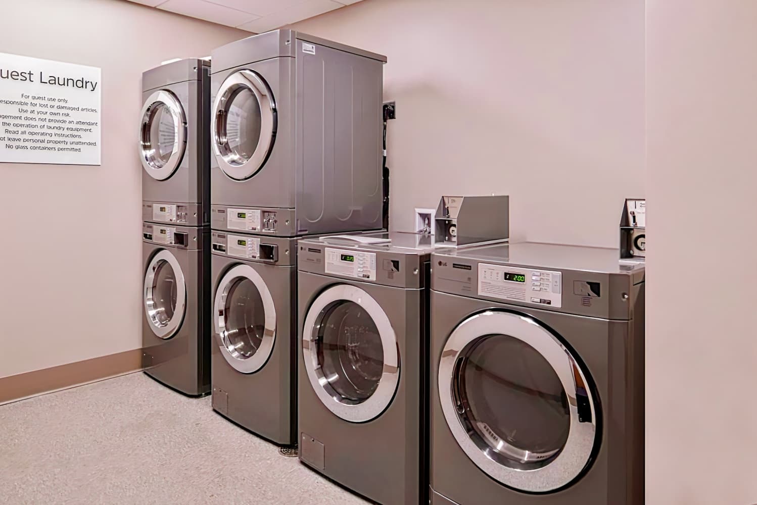 Holiday Inn Express & Suites Mall of America - MSP Airport