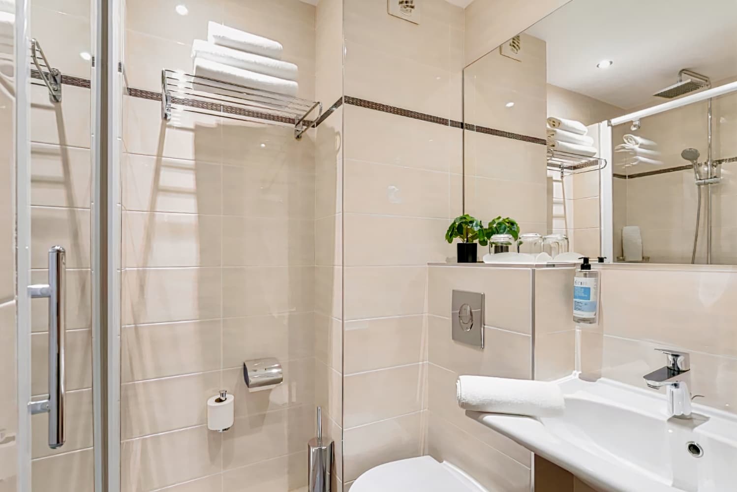 Hôtel Chromatics by HappyCulture