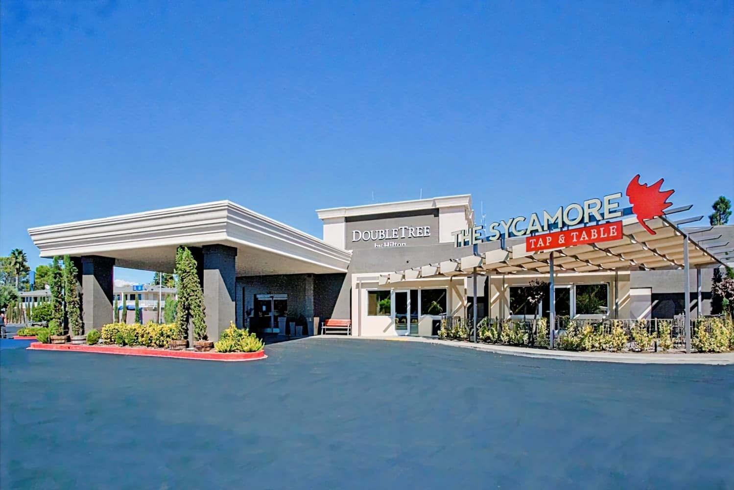 DoubleTree by Hilton Chico