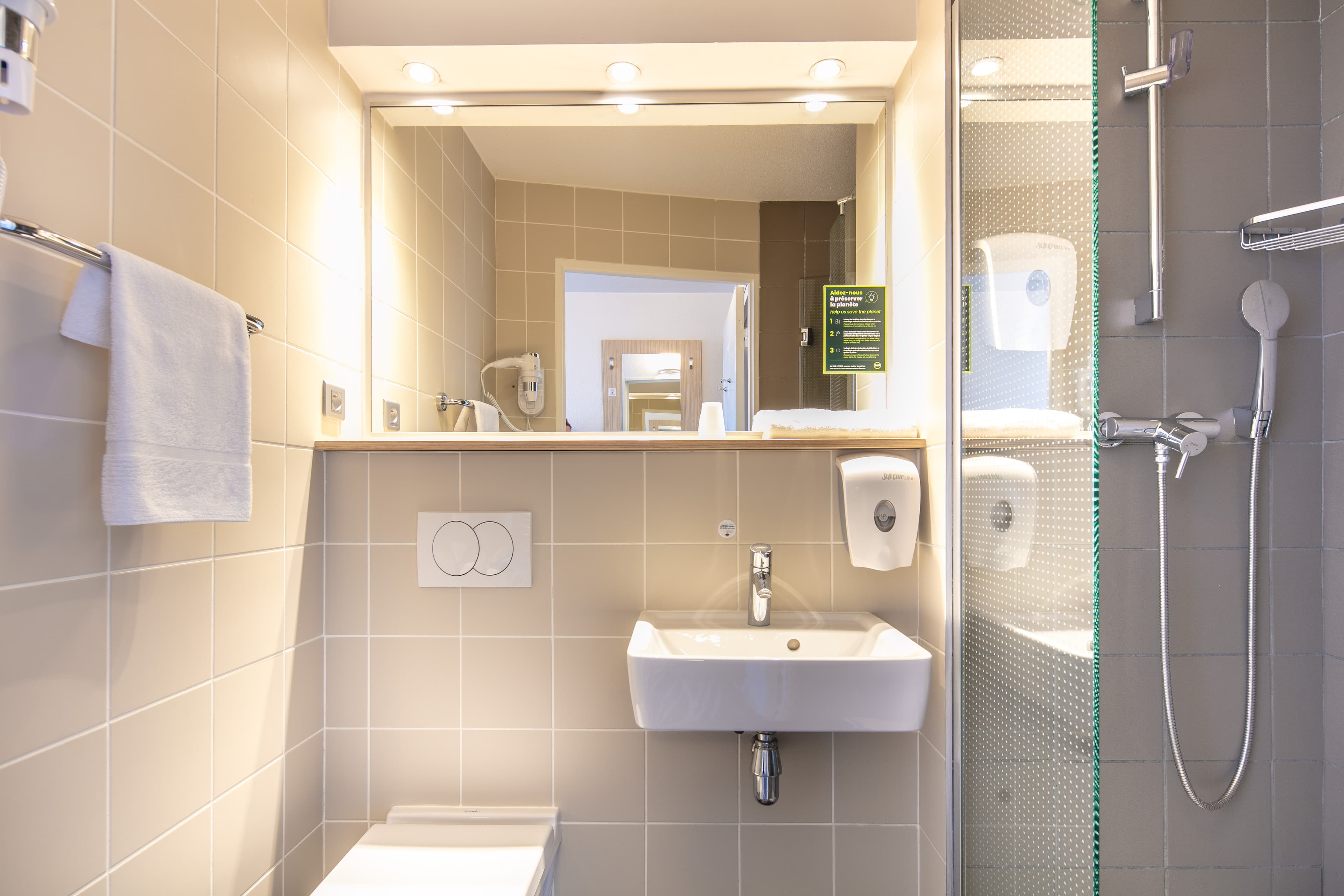 B&B HOTEL Lyon Aéroport Saint-Quentin-Fallavier