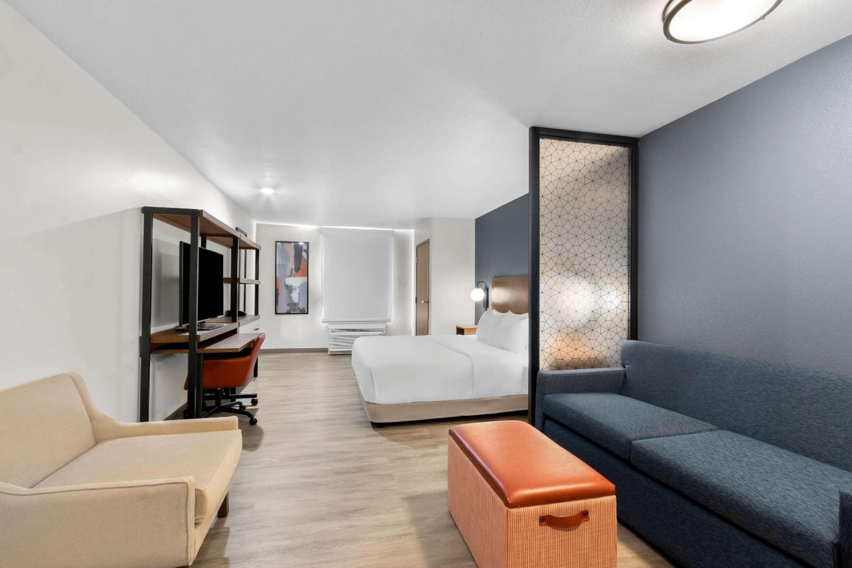 Everhome Suites Glendale Sports Entertainment District