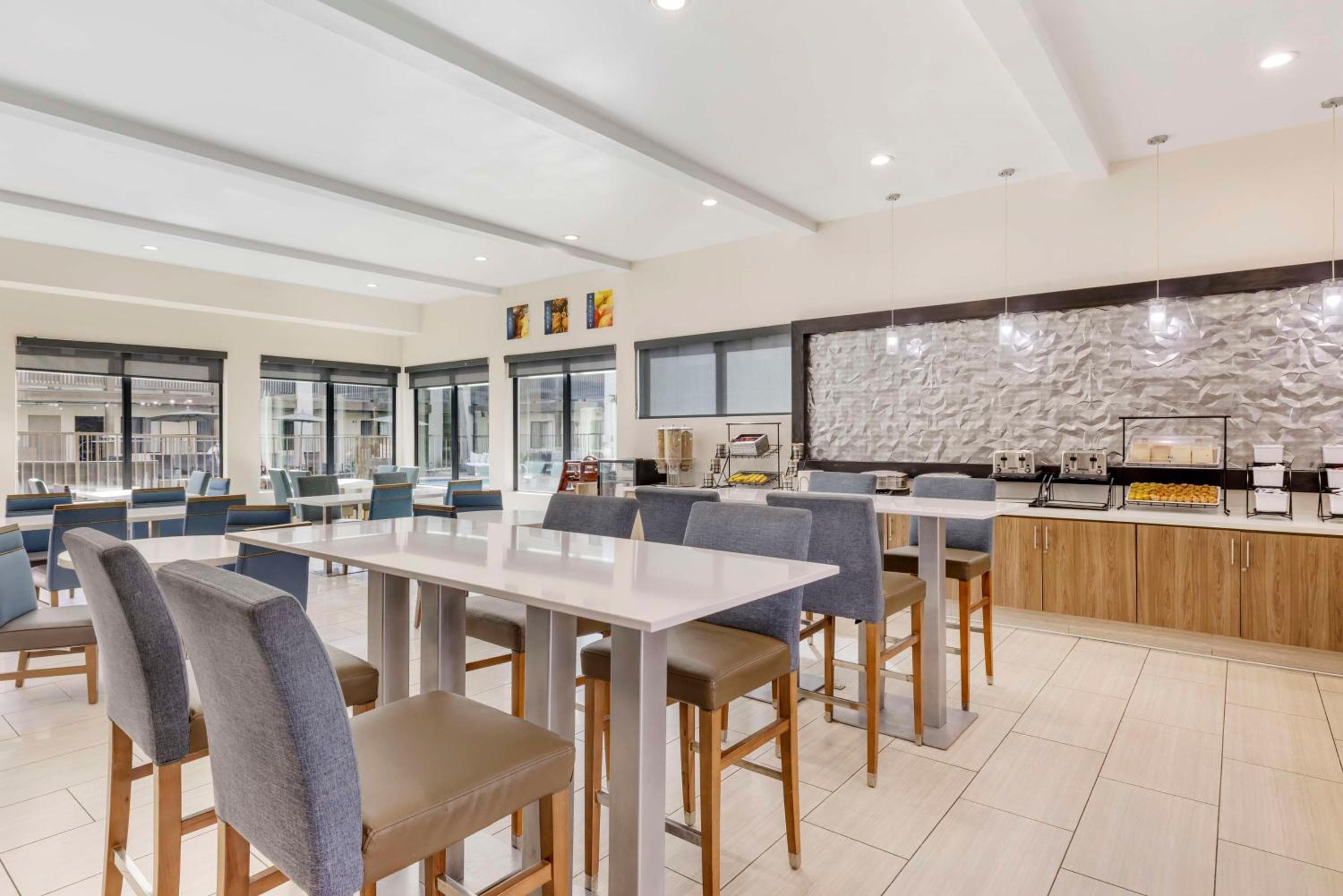 Best Western Carlsbad by the Sea