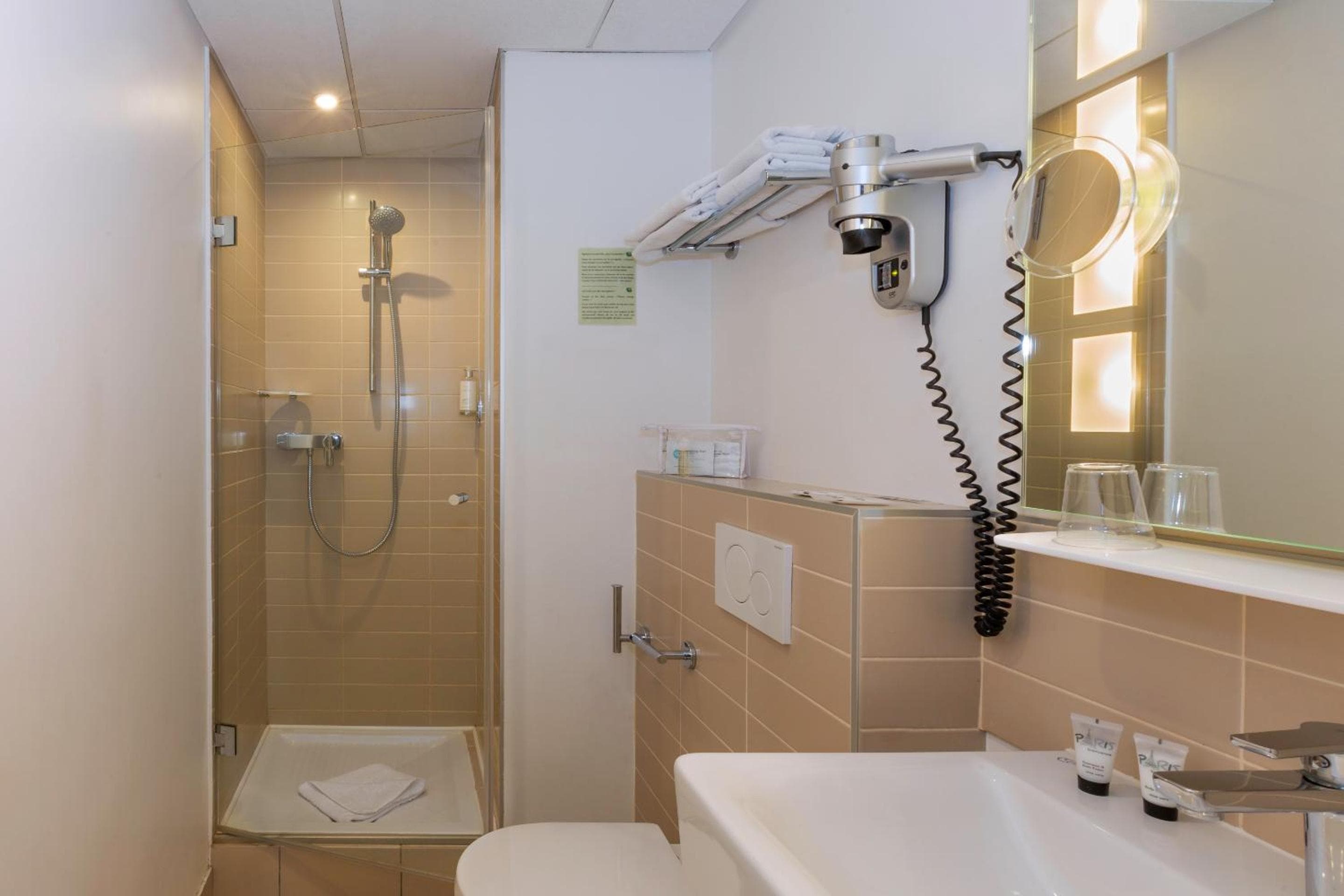 Contact Hôtel Alizé Montmartre