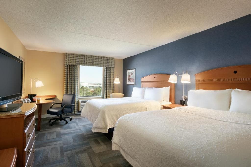 Hampton Inn New York - LaGuardia Airport
