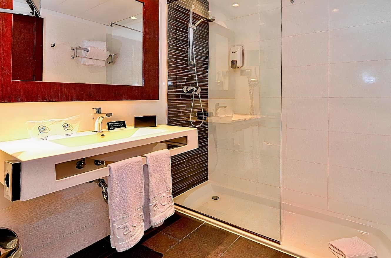 TäCH Madrid Airport