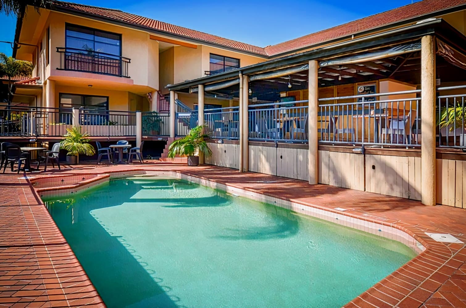 Pegasus Motor Inn & Serviced Apartments